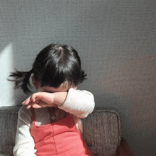Figurinha de baby crying para WhatsApp (4 de 15)