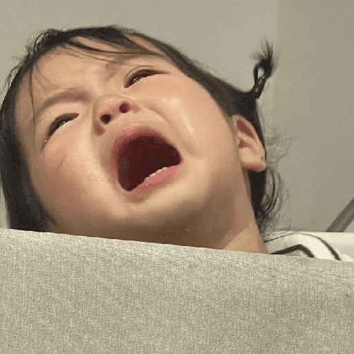 Figurinha de baby crying para WhatsApp (12 de 15)