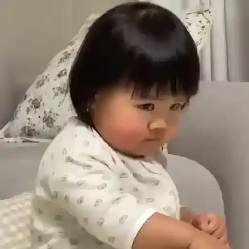 Figurinha de Baby random 🧸🪁🍭 para WhatsApp (9 de 19)
