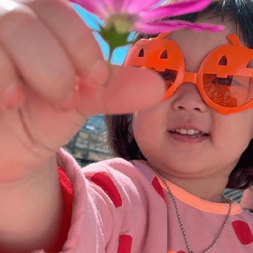 Figurinha de Coreaninha Xonadinha 💕 para WhatsApp (2 de 15)