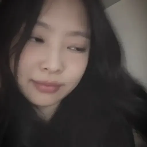 Figurinha de Jennie. | @illvocano  𝐇aki. para WhatsApp (5 de 21)