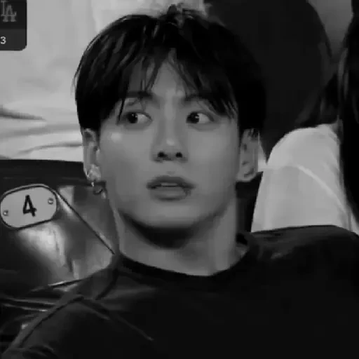Figurinha de Jungkook. | @illvocano  𝐇aki. (3 de 23)