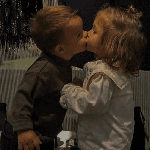 Figurinha de kiss bucin cium para WhatsApp (4 de 16)