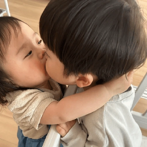 Figurinha de kiss bucin cium para WhatsApp (14 de 16)