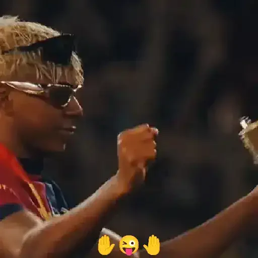 Figurinha de LAMINE YAMAL ✋😜🤚 (1 de 15)