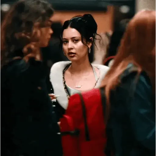 Figurinha de Maddy Perez para WhatsApp (13 de 25)
