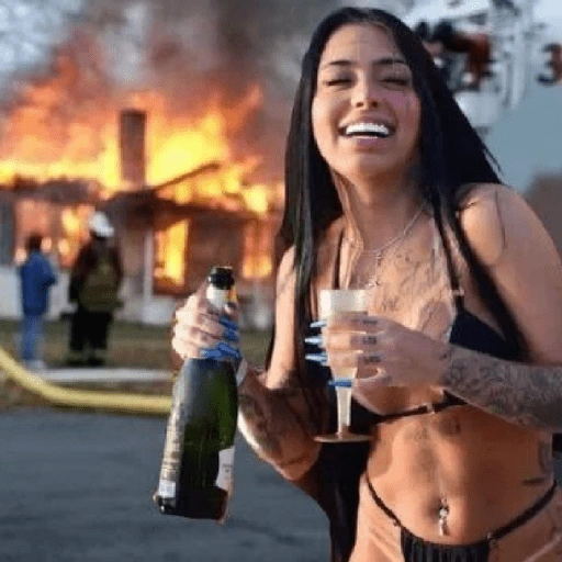 Figurinha de MC Mirella | Memes e Reações para WhatsApp (5 de 23)