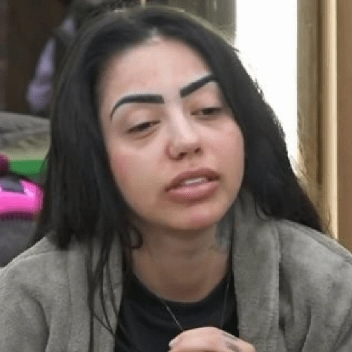 Figurinha de MC Mirella | Memes e Reações para WhatsApp (18 de 23)