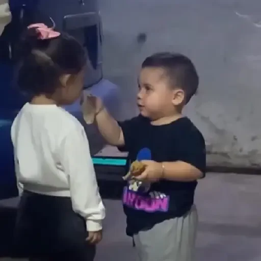 Figurinha de Niños ✨🧒🏻👧🏻 (5 de 20)