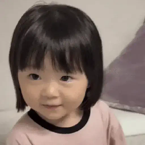 Figurinha de REAÇÕES DE BEBÊS FOFOS 🥰 para WhatsApp (2 de 16)