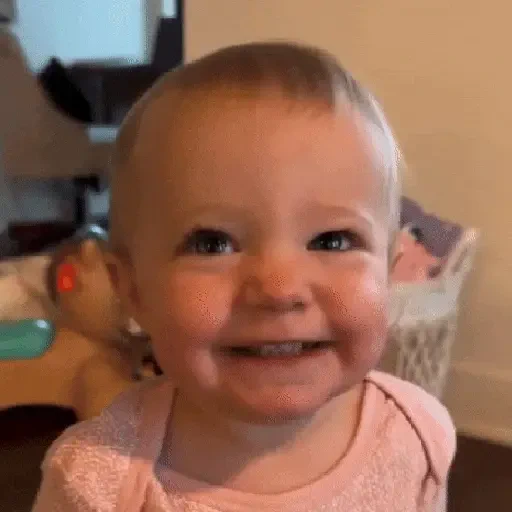 Figurinha de REAÇÕES DE BEBÊS FOFOS 🥰 para WhatsApp (4 de 16)