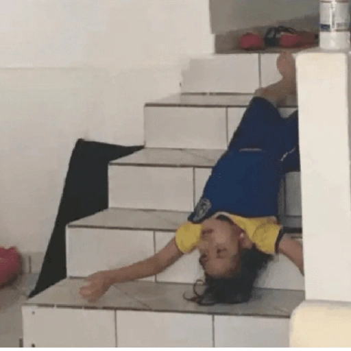 Figurinha de REAÇÕES (2 de 15)